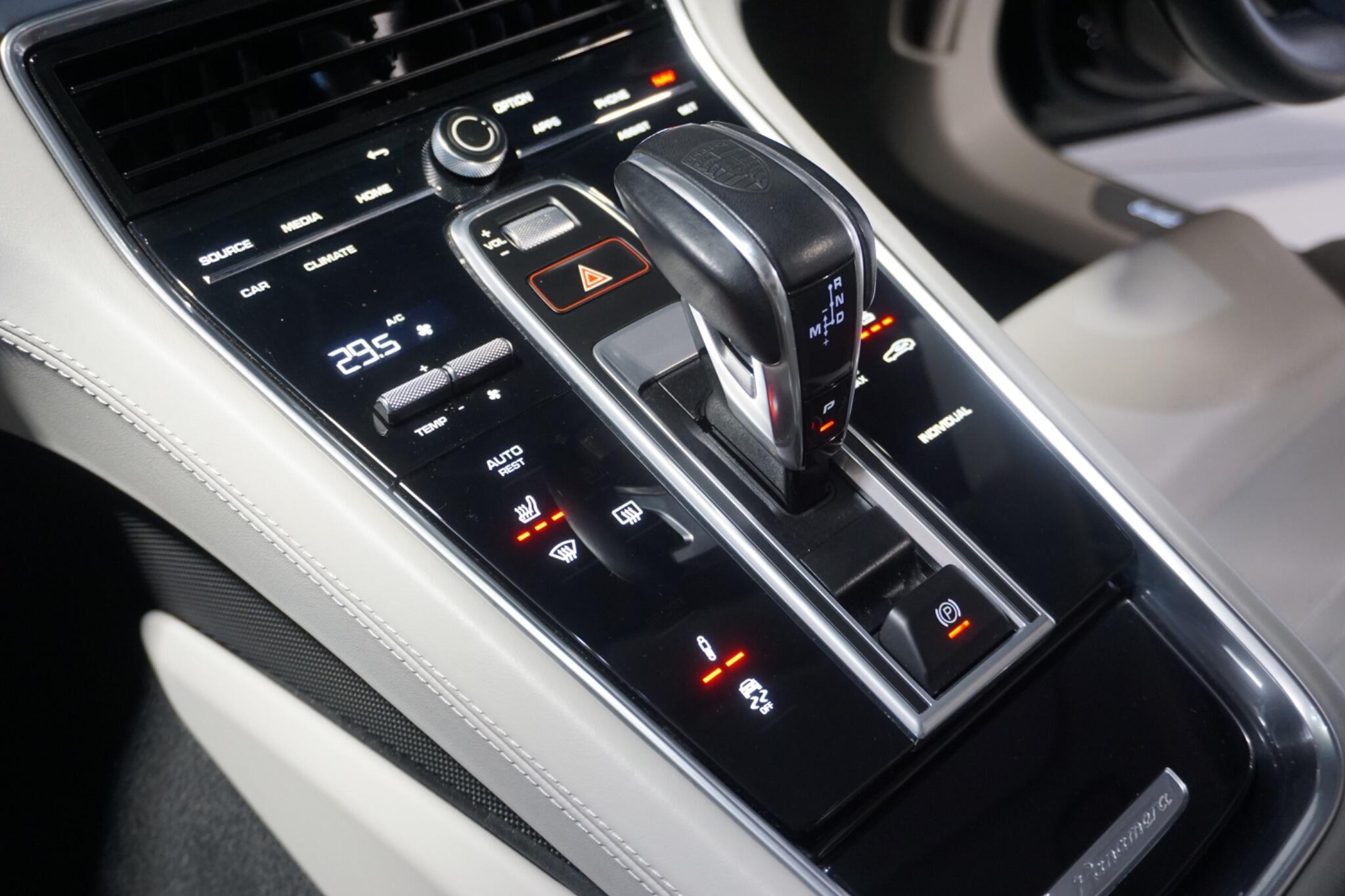 Porsche Panamera 2.9 V6 E-Hybrid 17.9kWh 4 Platinum Edition Sport Turismo 5dr Petrol Plug-in Hybrid PDK 4WD Euro 6 (s/s) (462 ps)